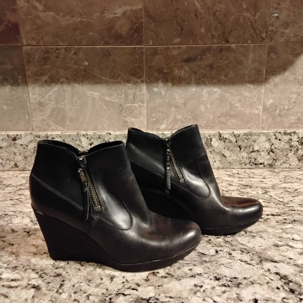 Uggs Women's Wedge Ankle Booties Size 7.5